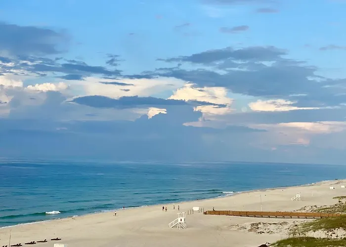 Emerald Skye 52 By Albvr - Beautifully Decorated Beachfront Condo